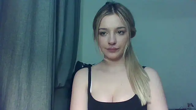 Snapshot of EvelineMagnetic chatting on January 15, 2026, 4:10 pm EvelineMagnetic online show from January 15, 2026, 4:10 pm