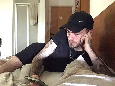 jacobsex221 online show from April 25, 2026, 11:13 am