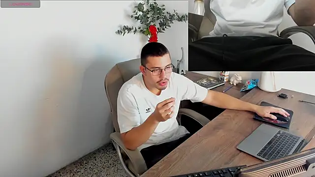 Snapshot of Jay_Grip chatting on February 17, 2026, 7:33 pm Jay Grip online show from February 17, 2026, 7:33 pm