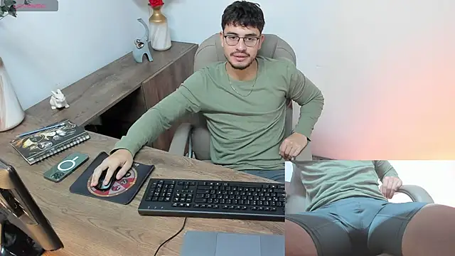 Snapshot of Jay_Grip chatting on February 11, 2026, 1:44 pm Jay Grip online show from February 11, 2026, 1:44 pm