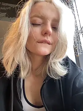 aka Blonde online show from April 19, 2026, 6:58 am