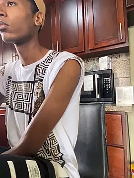 twink gabrielll online show from May 27, 2026, 12:34 pm