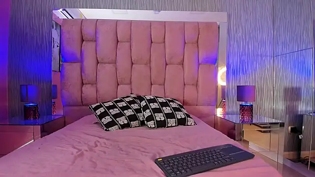 Giselle Louise online show from January 14, 2026, 4:05 am