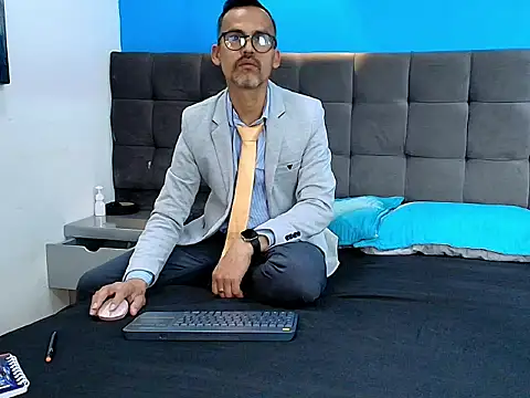 Oswalldo   online show from April 6, 2026, 11:44 am