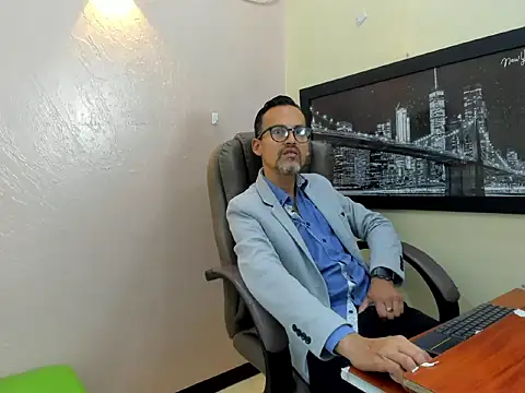 Oswalldo   online show from March 10, 2026, 11:14 am