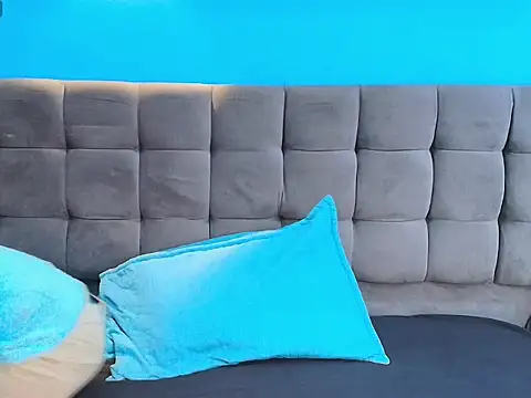 Oswalldo   online show from April 2, 2026, 11:28 am