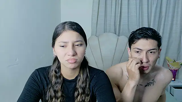 Snapshot of ScarlettAndLucas chatting on May 28, 2026, 11:32 pm ScarlettAndLucas online show from May 28, 2026, 11:32 pm