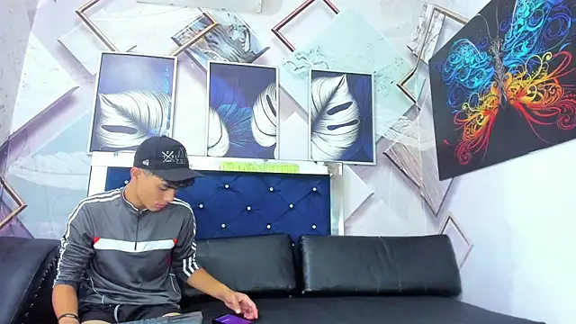 Roman cute online show from January 11, 2026, 2:35 pm