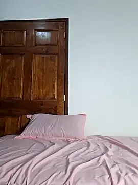 jade03  online show from February 27, 2026, 8:52 pm