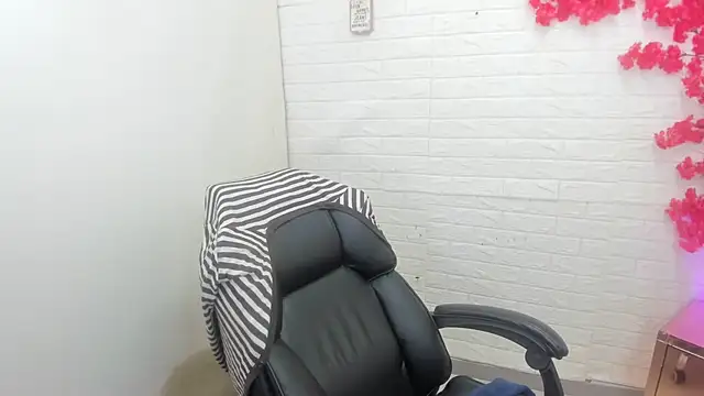 Snapshot of GabrielaMilfSg chatting on February 7, 2026, 3:14 am GabrielaMilfSg online show from February 7, 2026, 3:14 am