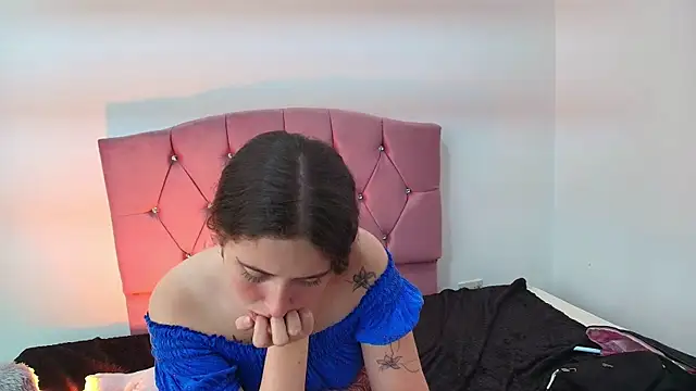 Snapshot of Cherry_Boomxx chatting on February 19, 2026, 8:50 pm Cherry Boomxx online show from February 19, 2026, 8:50 pm