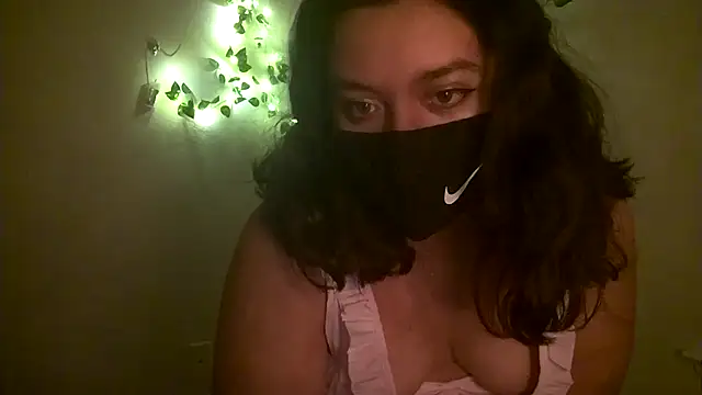 Snapshot of Lunablushh chatting on January 16, 2026, 3:10 am Lunablushh online show from January 16, 2026, 3:10 am