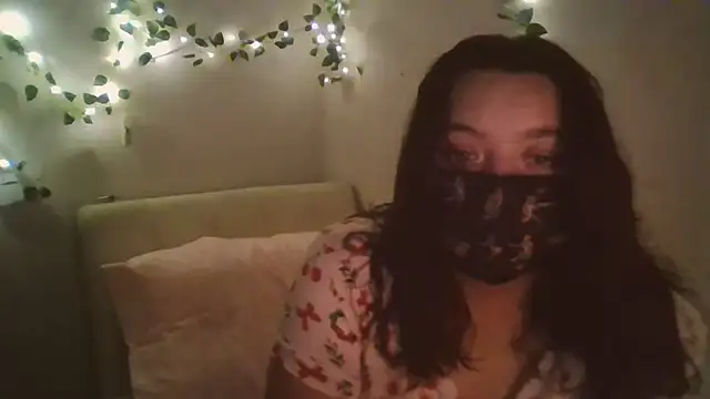 Snapshot of Lunablushh chatting on February 11, 2026, 4:12 am Lunablushh online show from February 11, 2026, 4:12 am