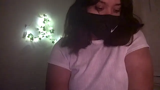 Snapshot of Lunablushh chatting on January 15, 2026, 3:10 am Lunablushh online show from January 15, 2026, 3:10 am