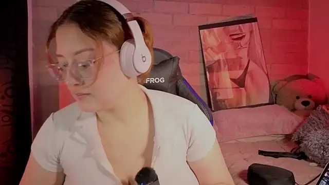 Mia Franklyn online show from April 3, 2026, 1:01 am