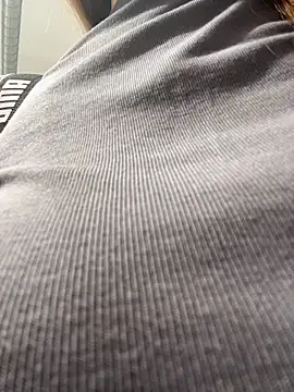 Snapshot of LeiaMood chatting on February 20, 2026, 6:26 am LeiaMood online show from February 20, 2026, 6:26 am