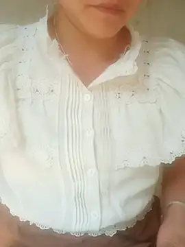 jjennyyy online show from April 22, 2026, 7:26 am