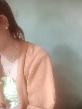 jjennyyy online show from May 12, 2026, 8:43 am