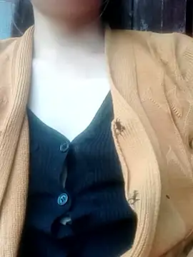 jjennyyy online show from June 14, 2026, 9:32 am