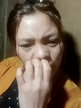 jjennyyy online show from February 15, 2026, 3:22 pm