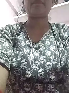 Snapshot of Zaara101 chatting on June 12, 2026, 6:16 pm Zaara101 online show from June 12, 2026, 6:16 pm