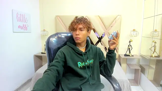 Snapshot of Anyelo_Twink chatting on February 15, 2026, 1:10 pm Anyelo Twink online show from February 15, 2026, 1:10 pm