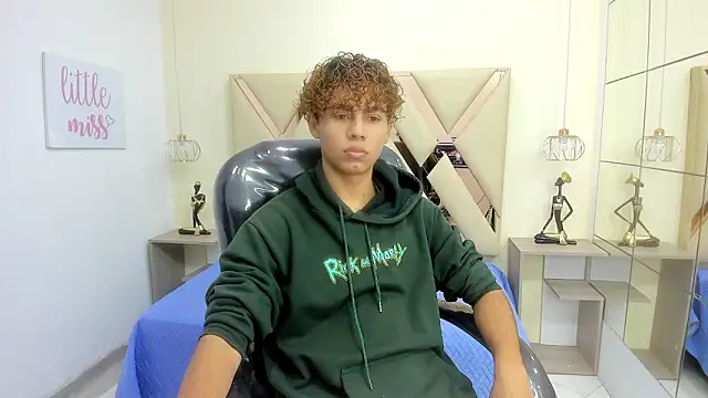 Snapshot of Anyelo_Twink chatting on February 22, 2026, 8:21 pm Anyelo Twink online show from February 22, 2026, 8:21 pm