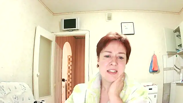 Fruittellalove online show from February 8, 2026, 5:54 pm