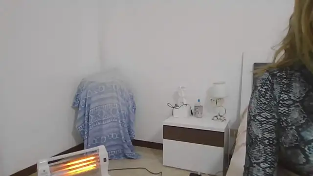 Snapshot of Clara1986 chatting on February 1, 2026, 5:00 pm Clara1986 online show from February 1, 2026, 5:00 pm