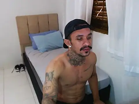 Snapshot of lipegonzalezz chatting on February 11, 2026, 11:43 am lipegonzalezz online show from February 11, 2026, 11:43 am