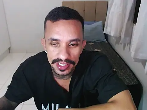 Snapshot of lipegonzalezz chatting on February 14, 2026, 1:28 am lipegonzalezz online show from February 14, 2026, 1:28 am