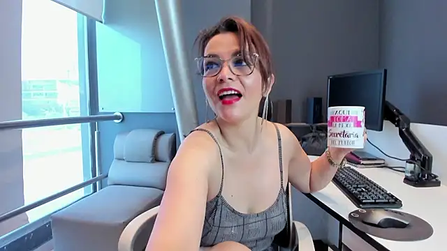 milenahot  69 online show from March 15, 2026, 12:45 pm