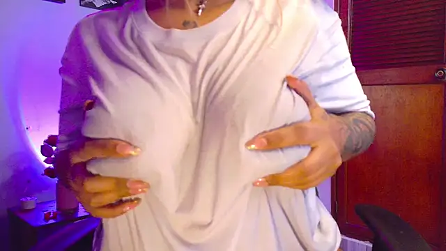 Snapshot of MarianaPradax chatting on February 16, 2026, 12:59 pm MarianaPradax online show from February 16, 2026, 12:59 pm