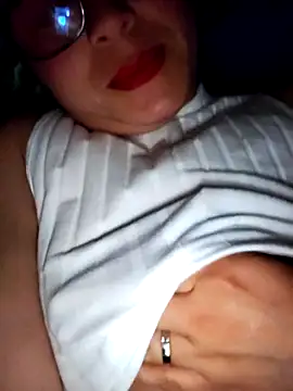 Snapshot of THALASSA_DIOSA chatting on April 24, 2026, 5:31 am THALASSA DIOSA online show from April 24, 2026, 5:31 am