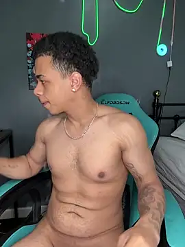 l-laross online show from May 5, 2026, 10:02 pm