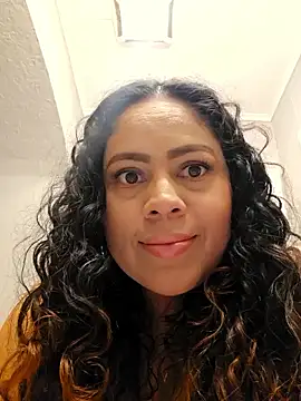 Snapshot of _Zhamira chatting on March 1, 2026, 4:40 pm Zhamira online show from March 1, 2026, 4:40 pm