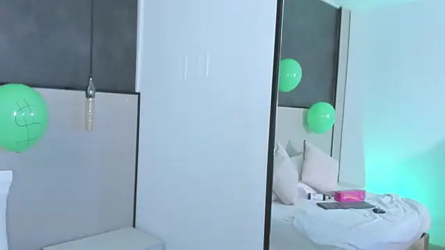 mia slora online show from March 17, 2026, 12:19 pm