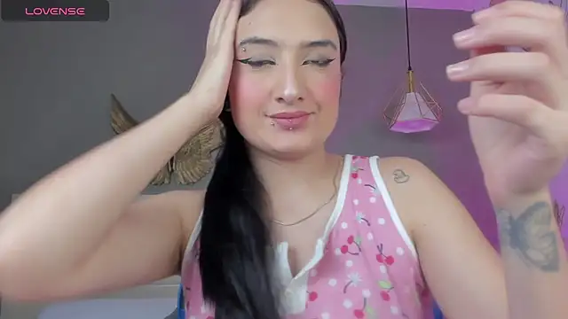 Snapshot of emma_hiltonn_ chatting on April 21, 2026, 7:20 pm emma hiltonn online show from April 21, 2026, 7:20 pm