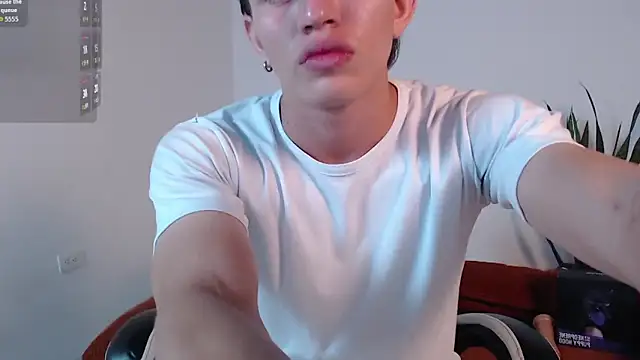 Snapshot of DarrenColleen chatting on February 21, 2026, 11:51 pm DarrenColleen online show from February 21, 2026, 11:51 pm