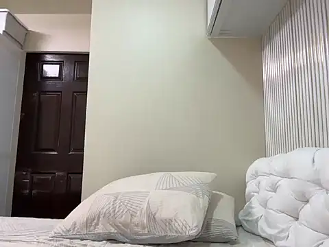 hyacinth30 online show from February 12, 2026, 12:54 am