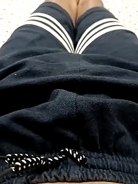 Uzieham22 online show from April 8, 2026, 6:20 pm