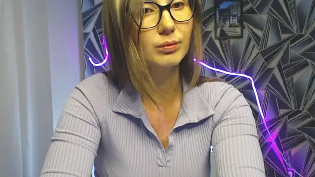 NikkiKiss    online show from May 13, 2026, 12:17 am
