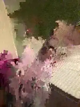 Rayray26xs online show from April 7, 2026, 12:07 pm