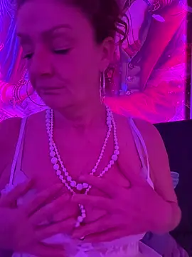 Snapshot of gabi-milf chatting on February 6, 2026, 6:48 pm gabi-milf online show from February 6, 2026, 6:48 pm