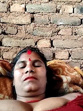 Hot di97 online show from April 10, 2026, 9:05 am