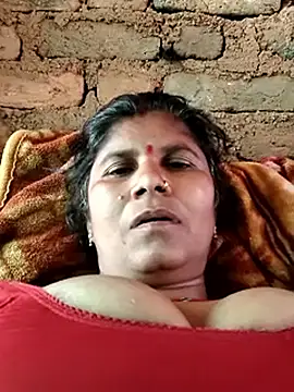 Hot di97 online show from April 15, 2026, 10:43 am