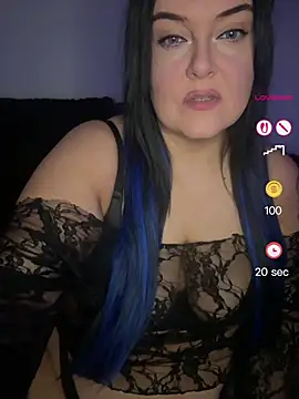 Snapshot of Miss_CurvesXXX chatting on April 28, 2026, 9:30 pm Miss CurvesXXX online show from April 28, 2026, 9:30 pm