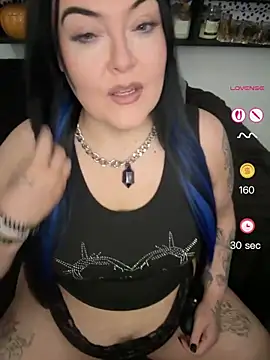 Snapshot of Miss_CurvesXXX chatting on April 24, 2026, 11:12 am Miss CurvesXXX online show from April 24, 2026, 11:12 am
