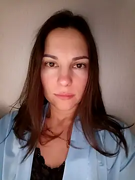 She-Moon online show from February 4, 2026, 6:36 pm