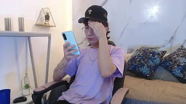 XanderGrey8 online show from April 12, 2026, 8:01 pm